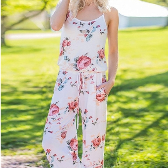 NIP Floral Print Jumpsuit With Pockets - Picture 1 of 5